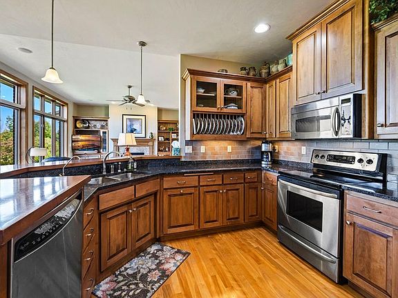 4th image of 7612 Brooks Ln #14