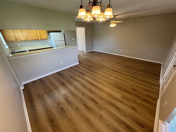 4th image of 101 W Wilson Ave #101