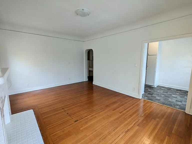 401 N Orange Grove Ave #8 — Photo 9