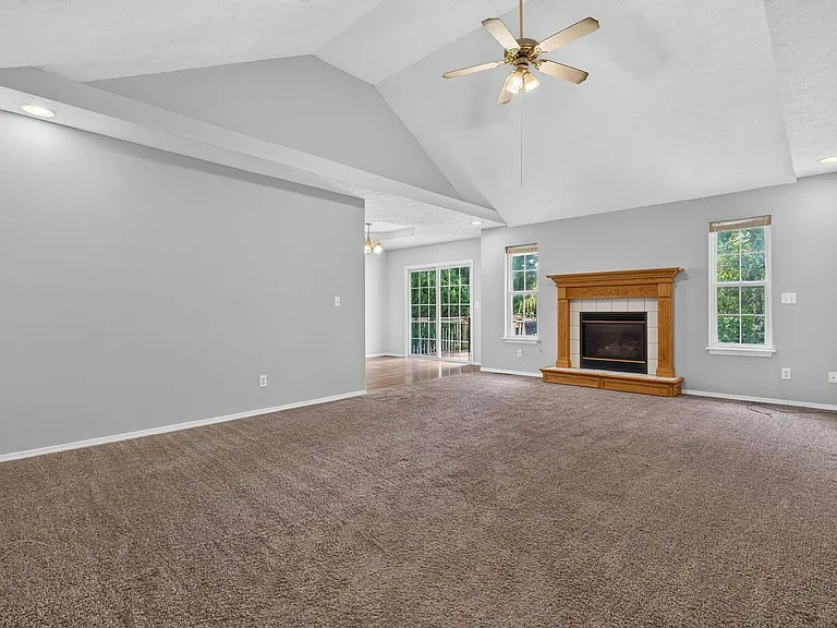 1006 W Cobblefield Way — Photo 3