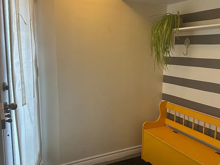 66 Mackenzie Cres #BASEMENT — Photo 5