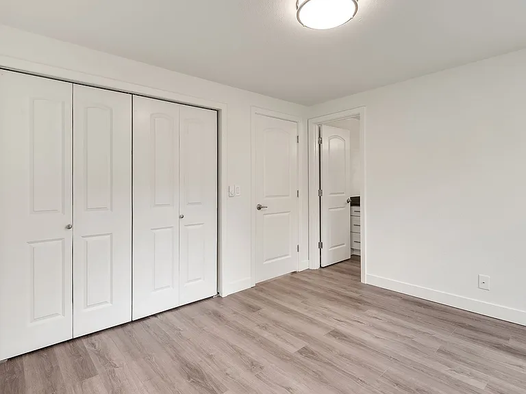 Maple Leaf Residences — Photo 20