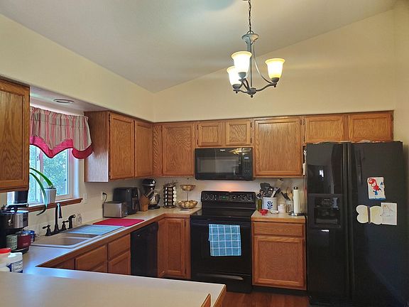 3rd image of 1110 Valley Pl