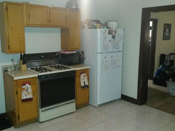 3rd image of 2545 W Ainslie St APT B