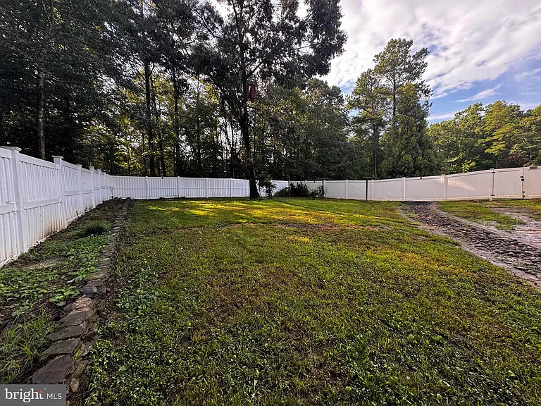23063 Pembrook Dr — Photo 48