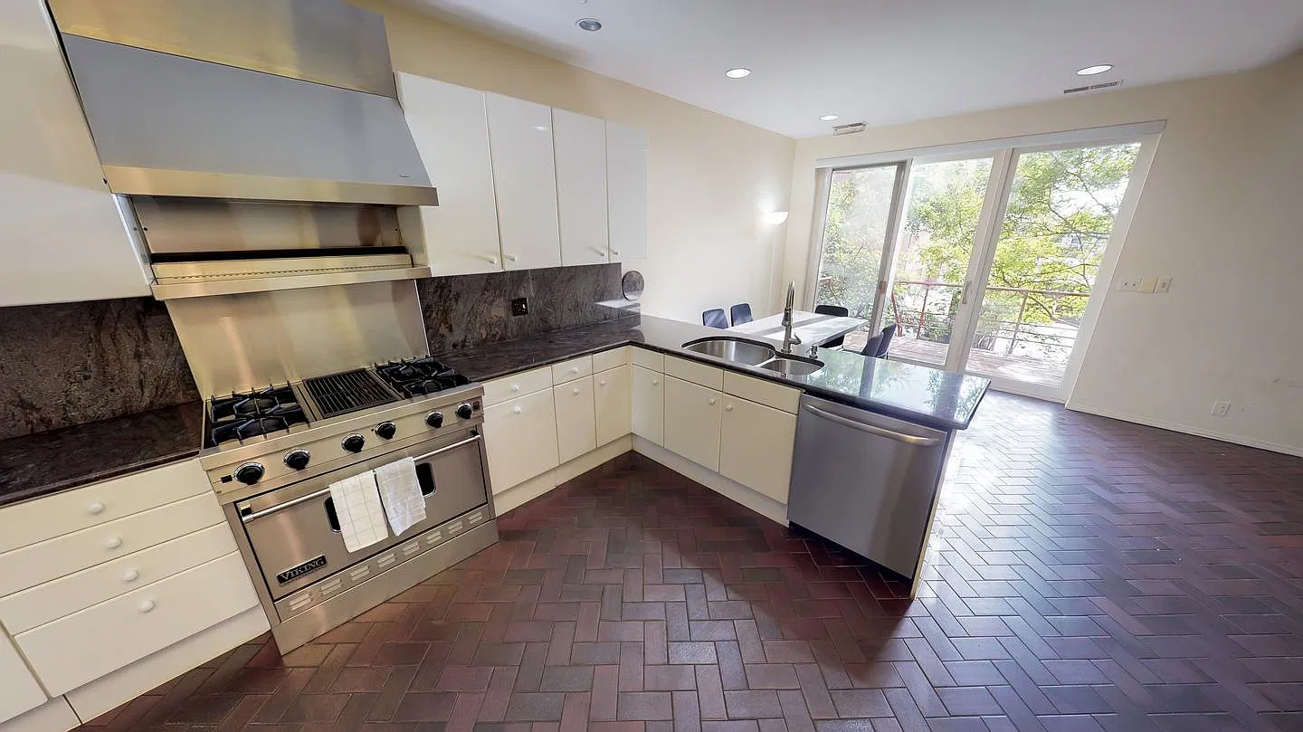 Private Bedroom in Polished Dupont Circle Beauty - 1412 21st Street NW — Photo 3