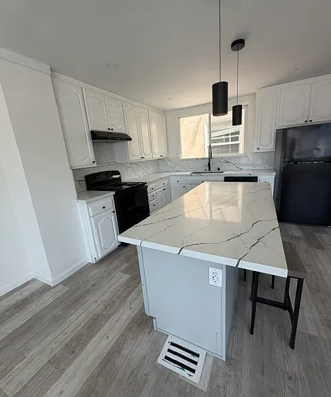 61 Valley St — Photo 22