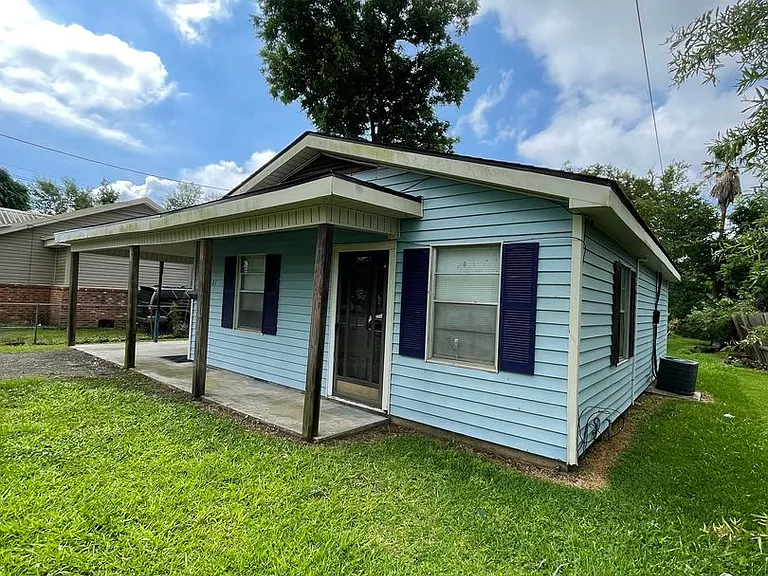 821 Garden Dr — Photo 3