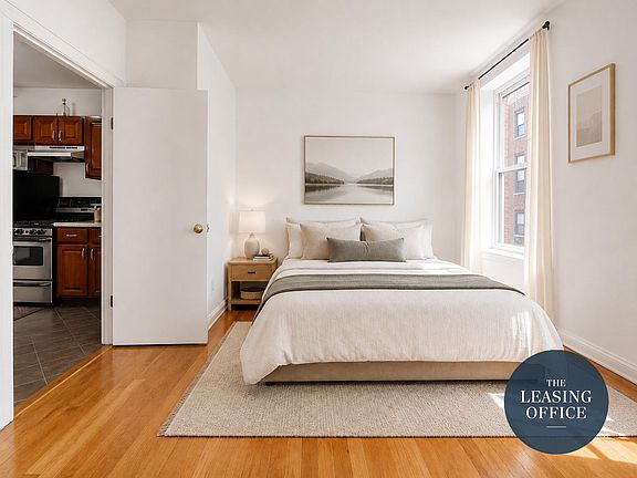 4th image of 346 E 65th St APT 3C