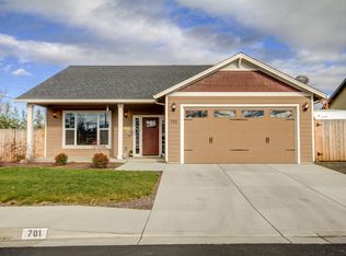 701 Sweethome Pl, Medford, OR