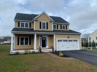 18 Hialeah Ln, Framingham, MA 01701