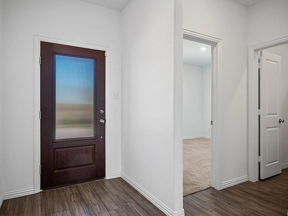 2nd image of 520 Ventura Blvd