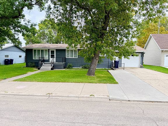 3rd image of 603 2nd St