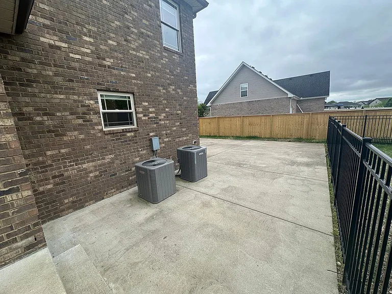 514 Sapphire Dr — Photo 44