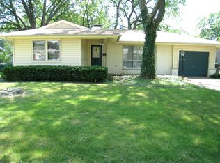 1079 Bosworth Ln, Elk Grove Village, IL 60007