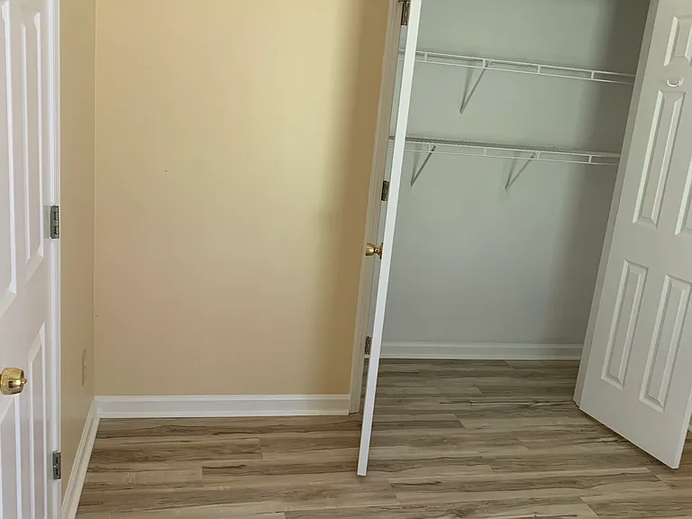 382 Silverthorn Dr NW — Photo 9
