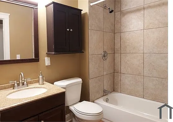 3 bed, $1,717 — Photo 2
