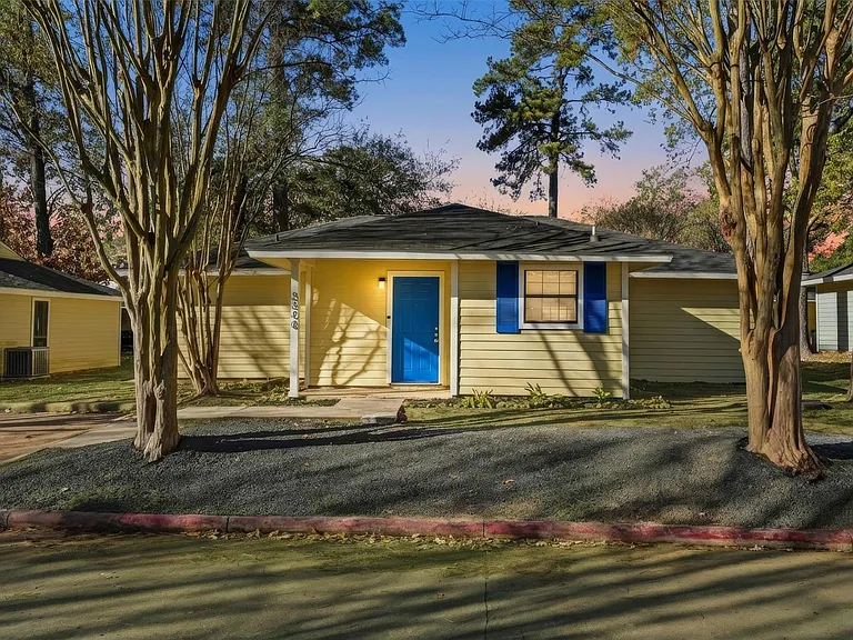 3500 Balboa Cir — Photo 1
