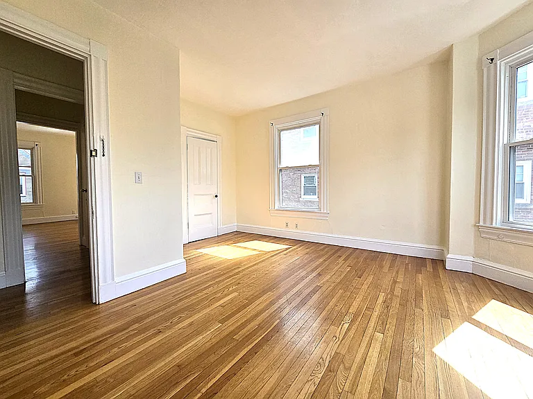 45 Auburn St — Photo 5