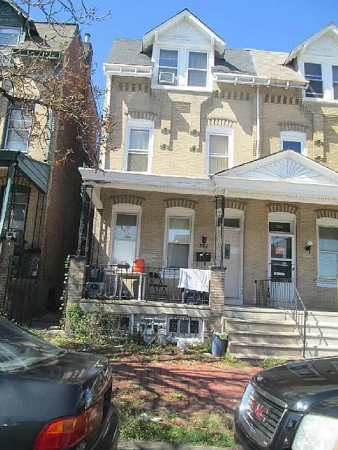 751 Astor St photo 1
