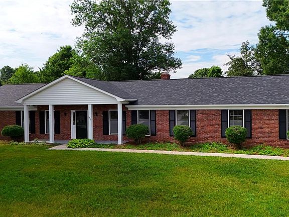 2nd image of 140 Hidden Hills Dr