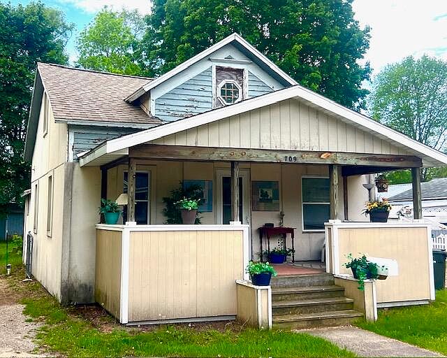 1st image of 709 Oak Ave