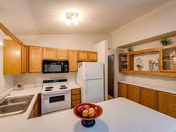 5th image of 14005 44th Pl N APT 4