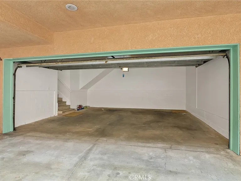 1052 Belmont Ave #B — Photo 21