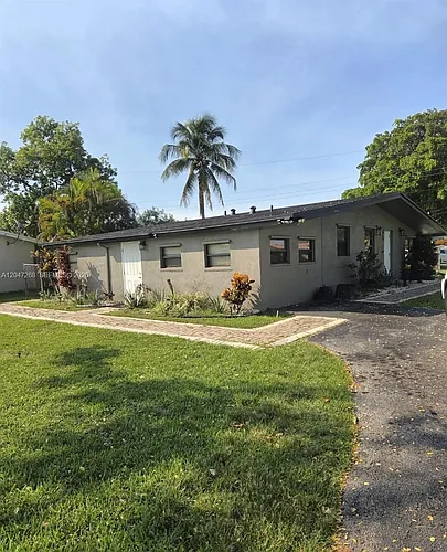 6118 Royal Palm Blvd Photo 1