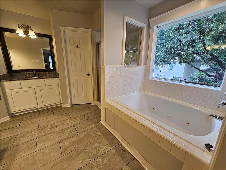 15015 Dawnbrook Dr — Photo 21