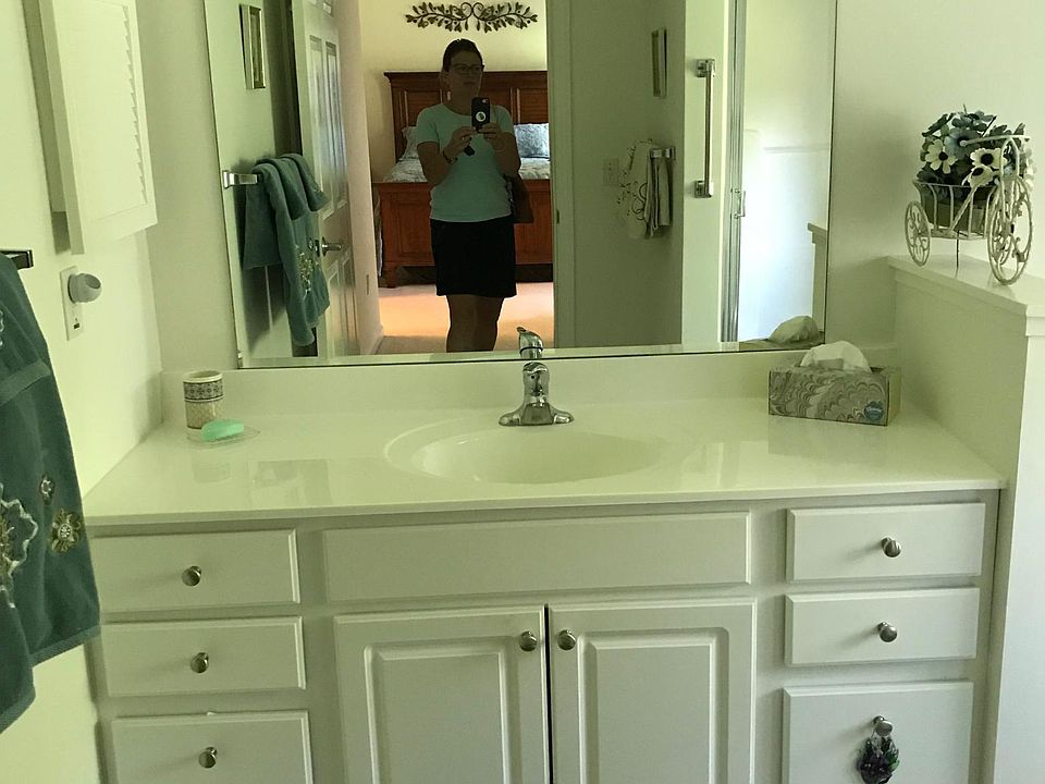 2nd image of 109 Meadow Ln