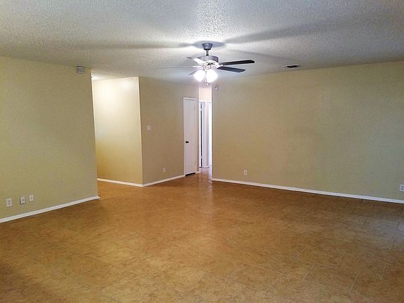 5th image of 10819 Green Heights St