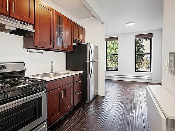 2nd image of 644 10th Ave APT 2S