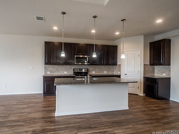 5th image of 11211 Pomona Park