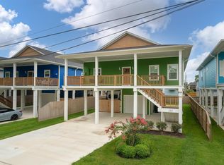 213 West Dr, Kemah, TX 77565