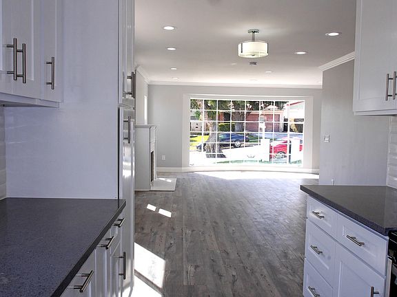 3rd image of 4133 W 61st St