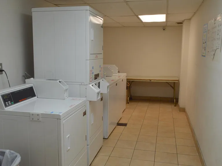 1600 W Carson St #212 — Photo 33