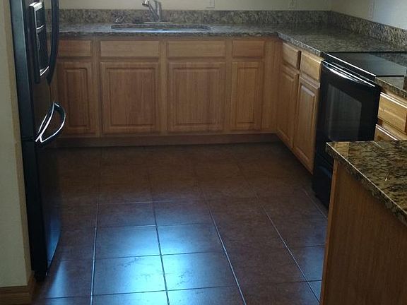 3rd image of 25 Fuller Cir