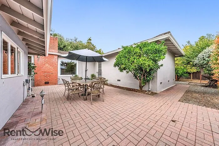 2080 Helena Way — Photo 26