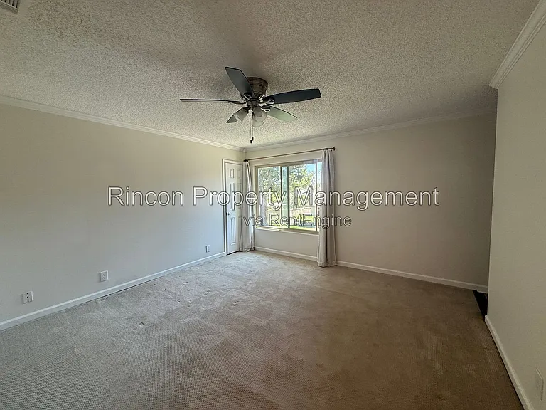 694 Deerhunter Ln — Photo 17