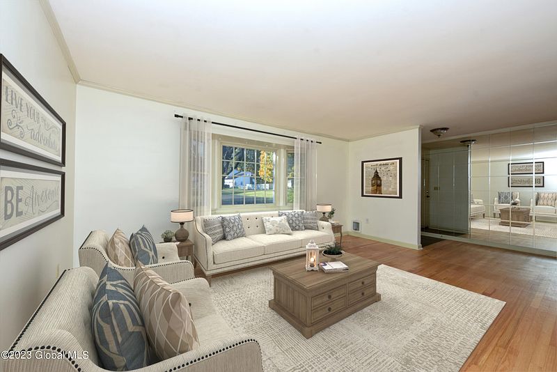 3rd image of 7 Arcadian Drive