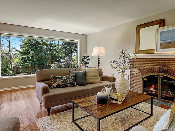 4th image of 12723 11th Ave NW