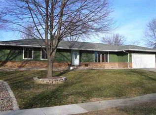 2708 Hall Ct, Bloomington, IL 61704