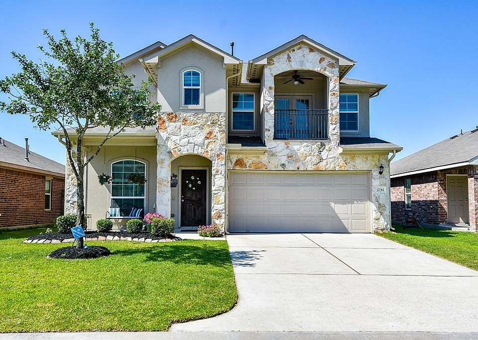 1st image of 2742 Donellan Dr