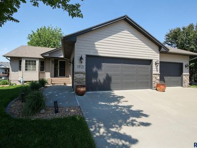 1921 S Shaw Ave, Sioux Falls, SD, 57106