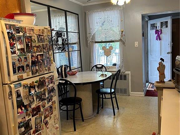 5th image of 2068 E 61st St