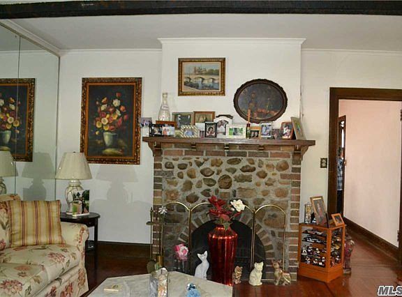 4th image of 111 Holland Ave