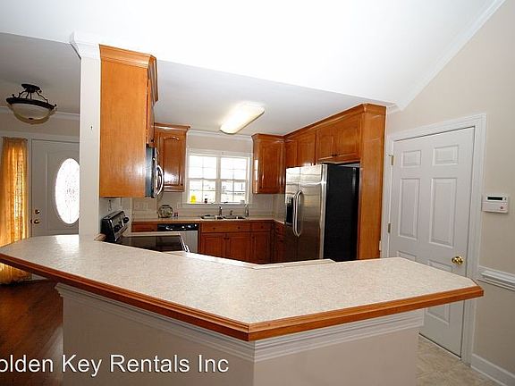 5th image of 601 Heron Dr