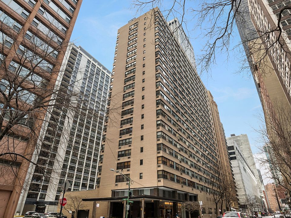 1st image of 850 N Dewitt Pl APT 6I