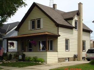 909 Grove Ave, Racine, WI 53405